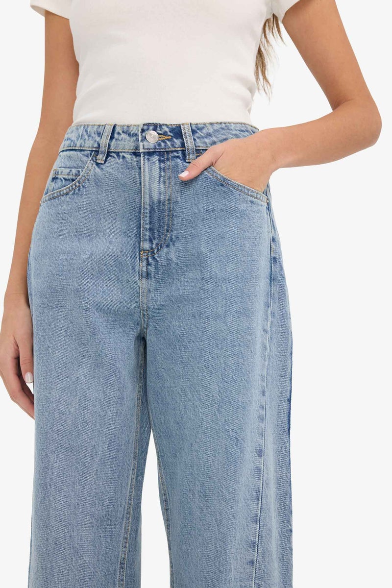 ديفاكتو بنطلون جينز قصة مريحة وحافة مطوية وخصر عالي - Image 4